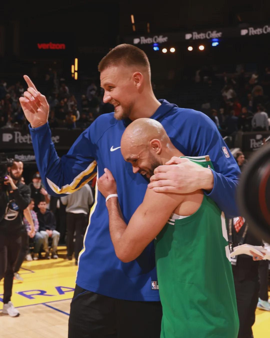 中欧体育-确诊怪病！勇士中锋倒下！2换1交易成了笑话