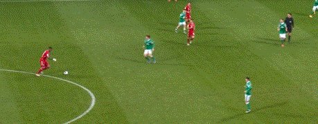 1615648306485089865.gif 中欧体育-【德甲】莱万三中框+破门 穆勒两助攻 拜仁3比1客胜