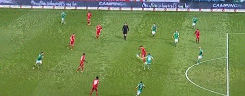 1615648465743035127.gif 中欧体育-【德甲】莱万三中框+破门 穆勒两助攻 拜仁3比1客胜